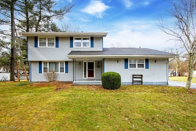 view of front facade with a front yard