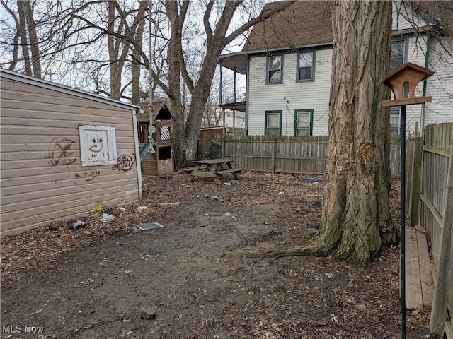 view of yard featuring fence