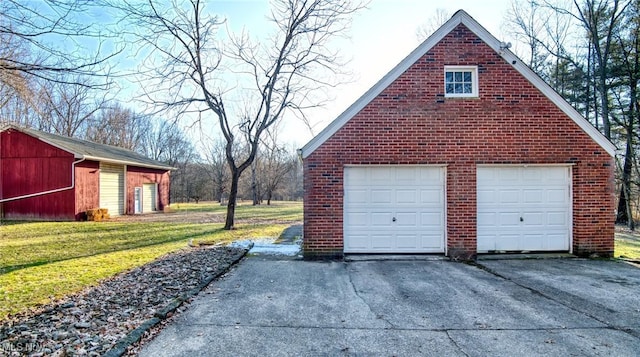 view of detached garage