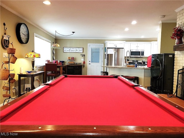 game room featuring recessed lighting, pool table, and crown molding