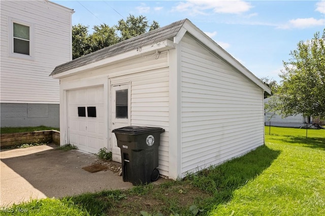 detached garage with driveway