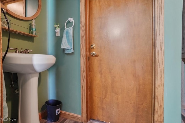 bathroom with baseboards