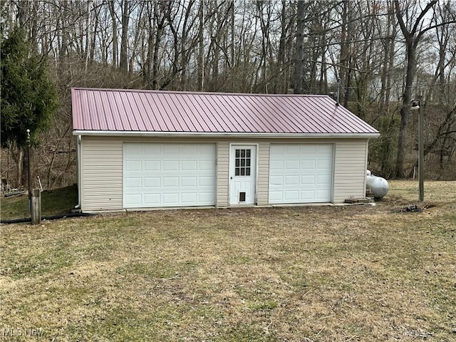 view of detached garage