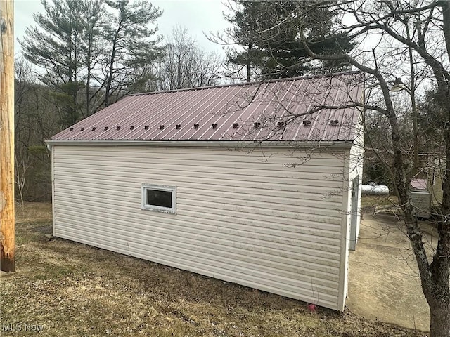 view of outbuilding