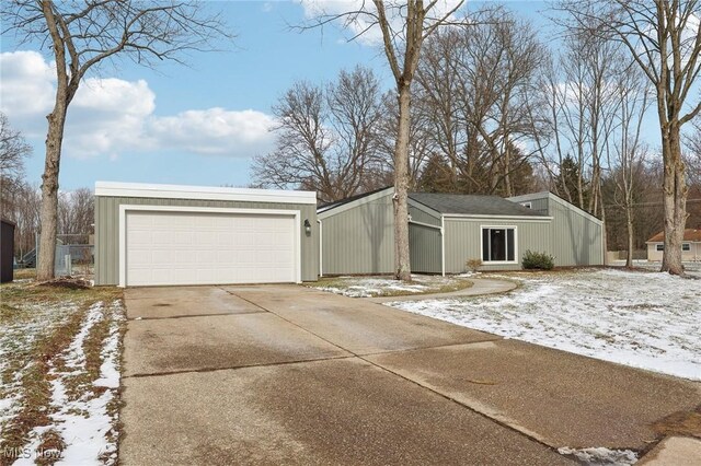 exterior space featuring an outbuilding