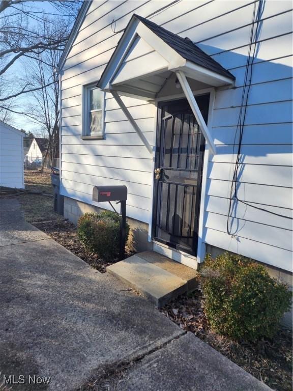 view of property entrance