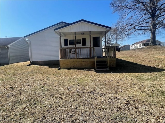 view of front of property featuring covered porch