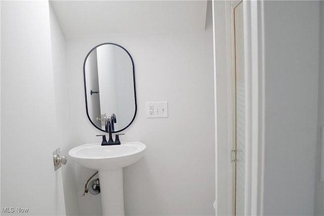 1341 Beach Ave, Lakewood, OH 44107 - view of bathroom