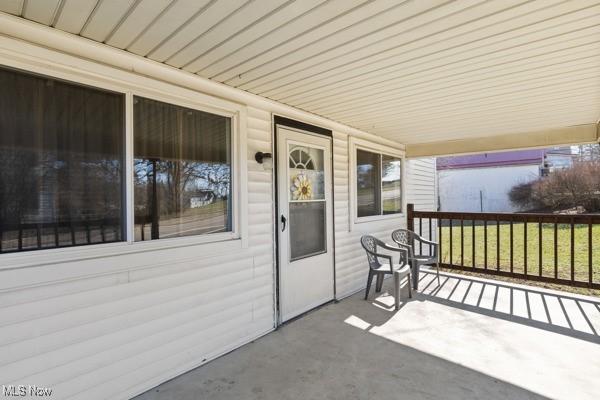 view of patio / terrace with covered porch