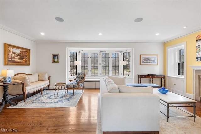 3006 Kingsley Rd, Shaker Heights, OH 44122 - living room featuring crown molding, recessed lighting, and light wood-style floors