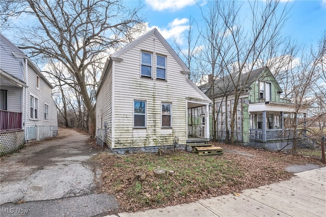 view of front of house with a porch