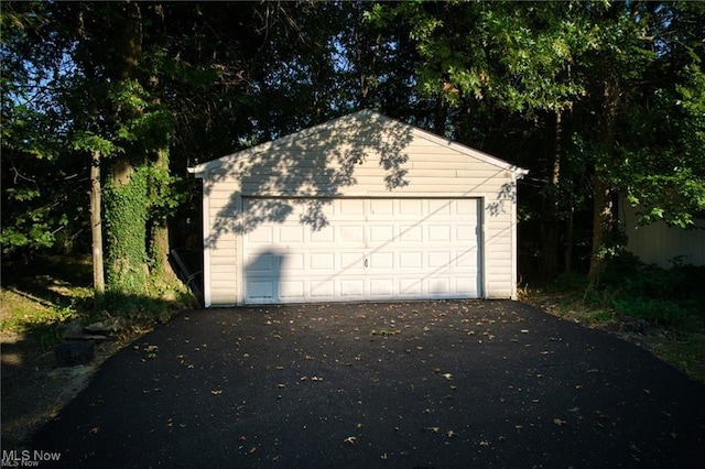 view of detached garage