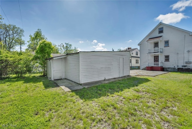 12117 Craven Ave, Cleveland, OH 44105 - back of house with an outbuilding