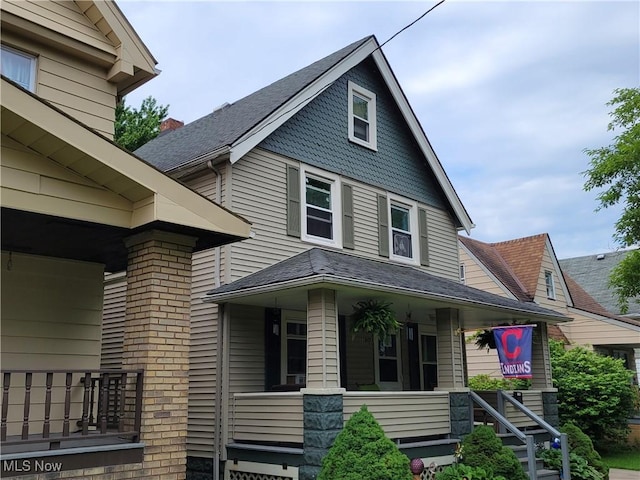 view of front of house featuring a porch