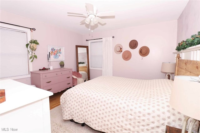 bedroom with ceiling fan