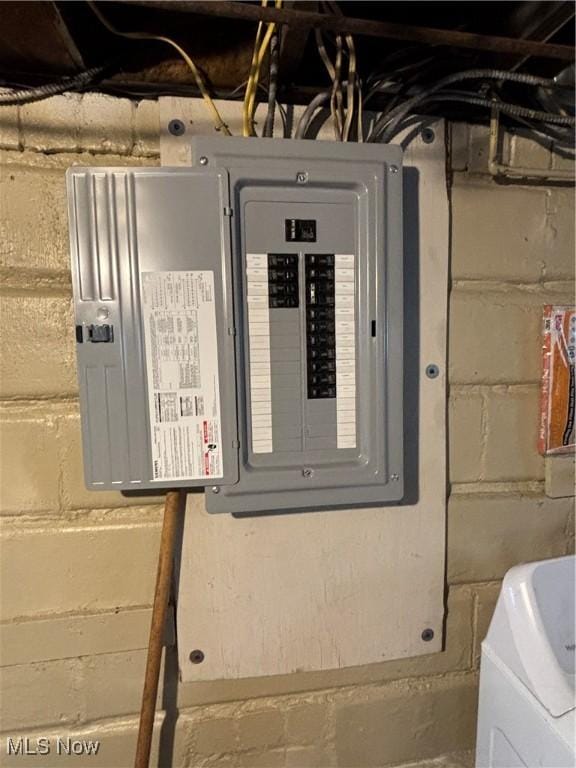1325 Maddrell Ct NE, Canton, OH 44705 - view of utility room