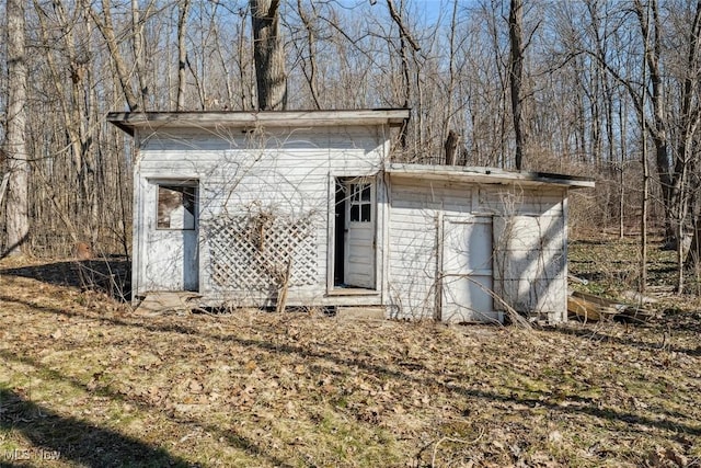 view of outbuilding