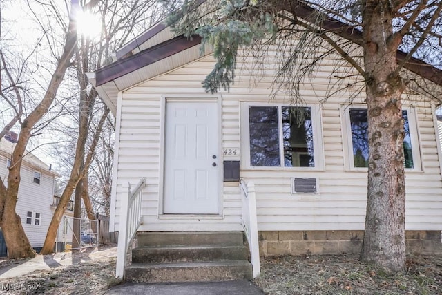 view of front of house featuring entry steps