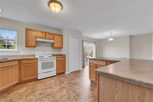 kitchen featuring visible vents, under cabinet range hood, decorative light fixtures, a textured ceiling, and white range with electric stovetop