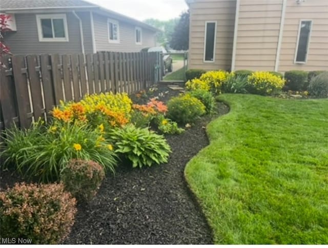 view of yard featuring fence