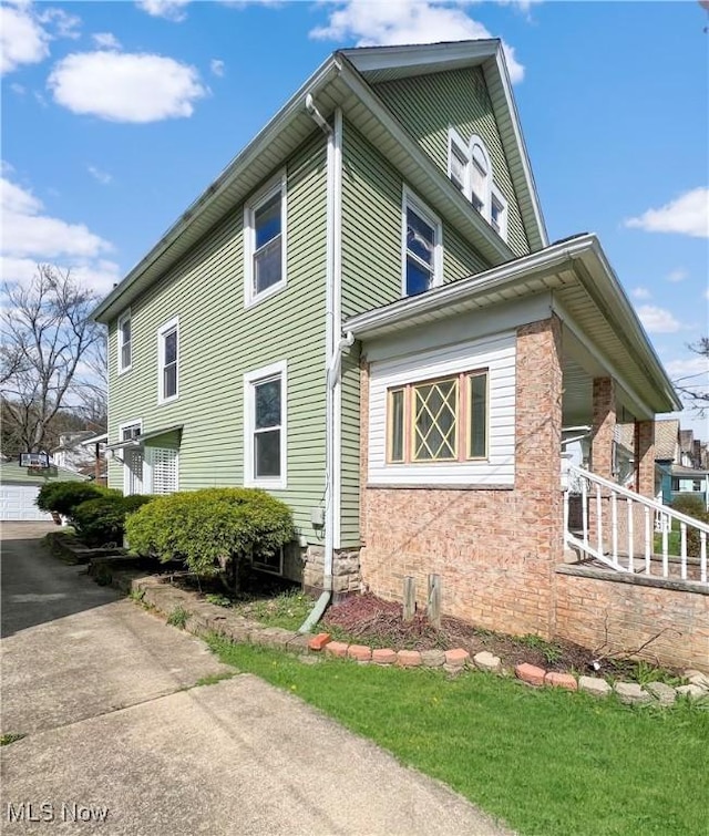 view of home's exterior