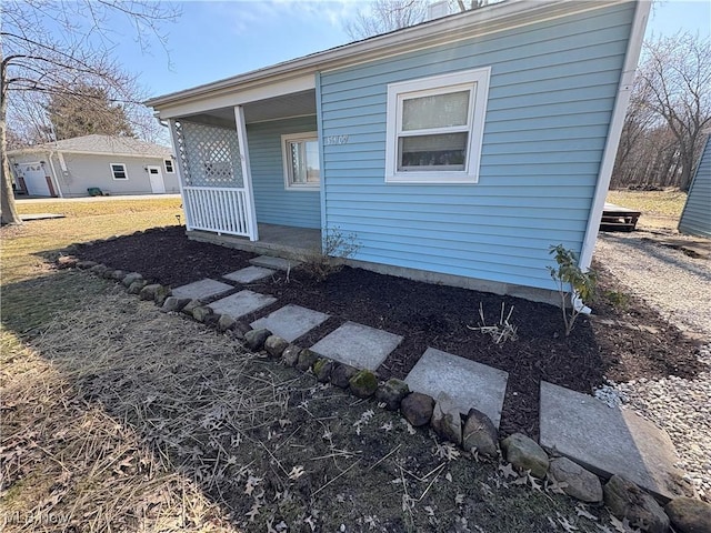 view of front of property with covered porch