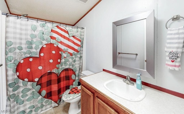 full bathroom with toilet, ornamental molding, a textured ceiling, a shower with shower curtain, and vanity