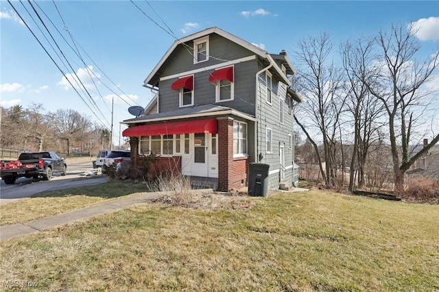 view of front of house with a front yard