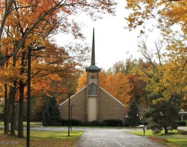 view of surrounding community