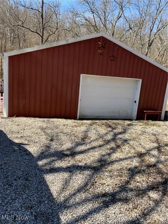 detached garage with driveway