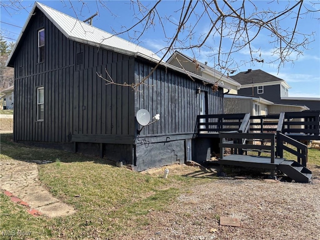 view of property exterior