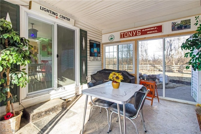 view of sunroom / solarium