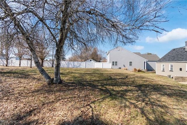 view of yard featuring fence