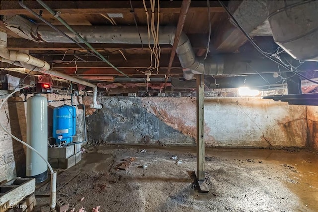 view of unfinished basement