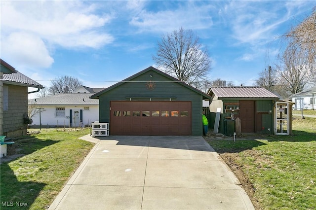 view of detached garage