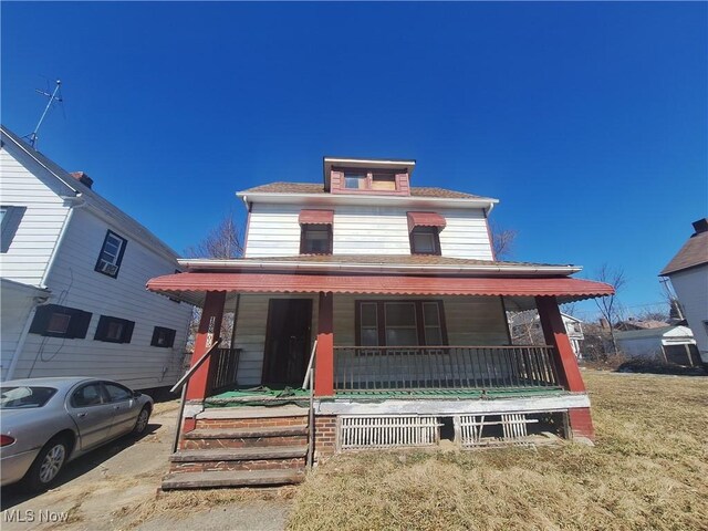 view of front facade featuring a porch