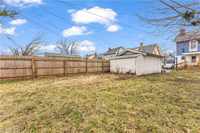 view of yard featuring fence