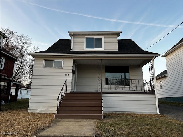 366 Tenney Ave, Campbell, OH 44405 - bungalow-style home featuring covered porch and roof with shingles