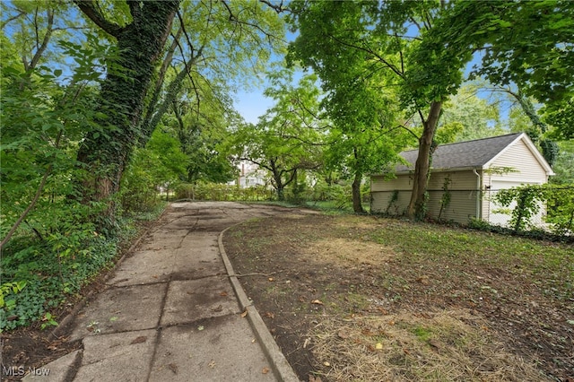 1344 E 112th St, Cleveland, OH 44106 - view of road with driveway