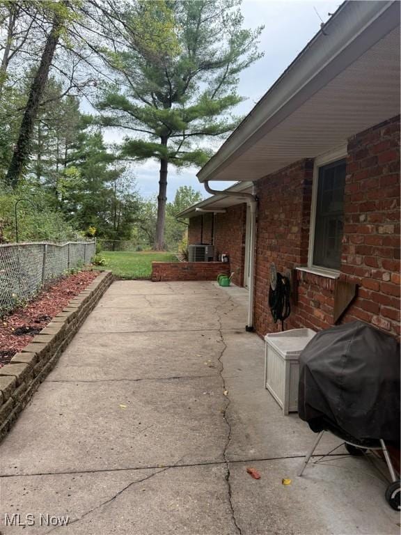 106 Wildwood Dr, Marietta, OH 45750 - view of patio / terrace with grilling area and fence