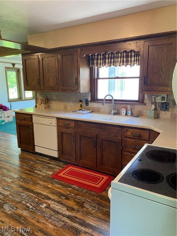 30173 Georgetown Rd, Salem, OH 44460 - kitchen with white appliances, dark wood finished floors, tasteful backsplash, and a sink