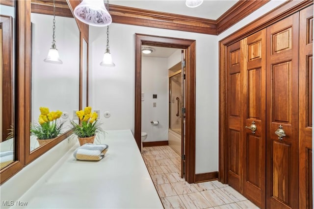 8187 N Lima Rd, Poland, OH 44514 - hall with baseboards