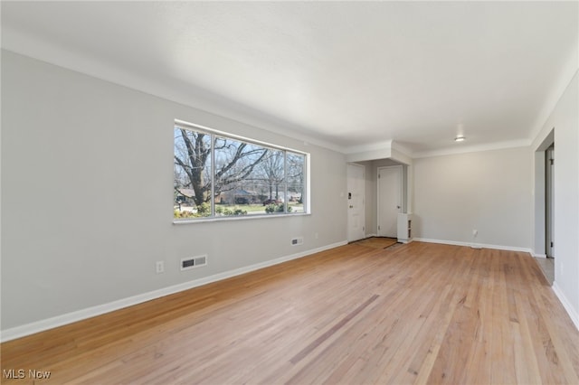 6372 Tanglewood Ln, Seven Hills, OH 44131 - empty room featuring light wood-style floors and baseboards