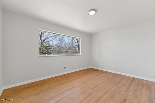 6372 Tanglewood Ln, Seven Hills, OH 44131 - unfurnished room featuring light wood-type flooring and baseboards