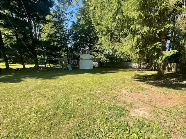 13689 Pineview Ct, Cleveland, OH 44130 - photo 10