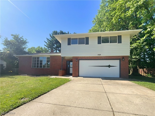 13689 Pineview Ct, Cleveland, OH 44130 - photo 1