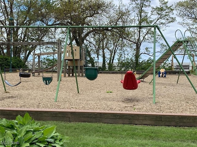 254 E 211th St, Euclid, OH 44123 - view of community jungle gym