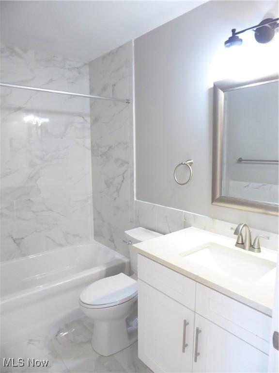 2160 W 40th St, Cleveland, OH 44113 - photo 31
