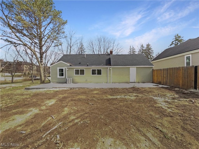 8414 York Rd, North Royalton, OH 44133 - rear view of property with fence and a patio