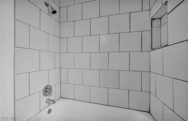 11504 E Blvd, Cleveland, OH 44105 - full bath featuring shower / bathing tub combination